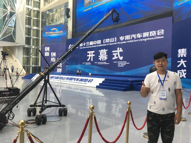 公司经营范围包括:办公用品,电子产品的销售;广告设计,制作,发布;商务
