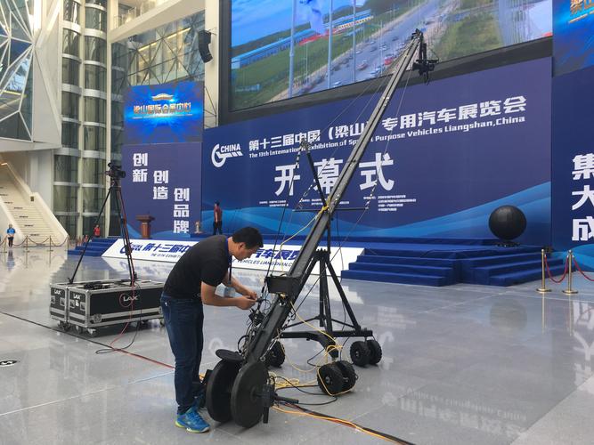公司经营范围包括:办公用品,电子产品的销售;广告设计,制作,发布;商务